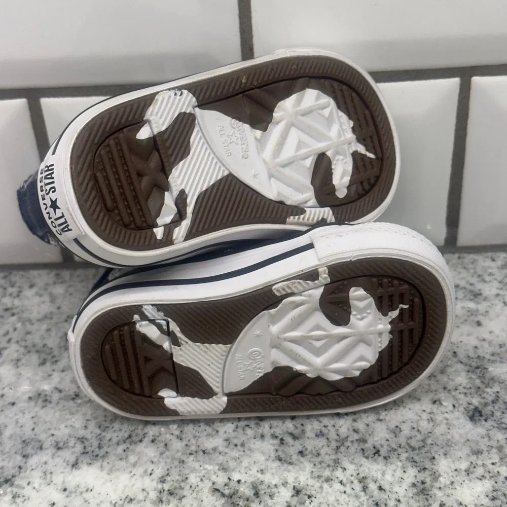 Converse Kids 2 Chuck Taylor High Top Navy Blue Unicorn Print Hook Loop Sneaker